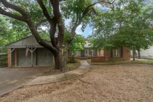 homes for sale in greenway parks dallas